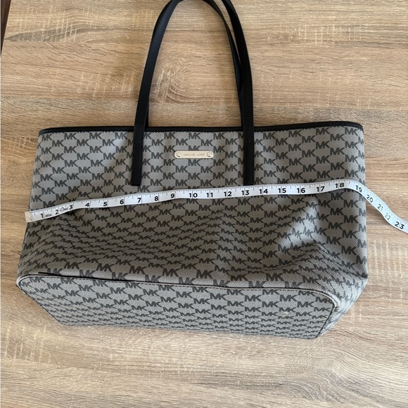 Michael Kors Black and Gray Signature Emry Tote - Picture 12 of 13